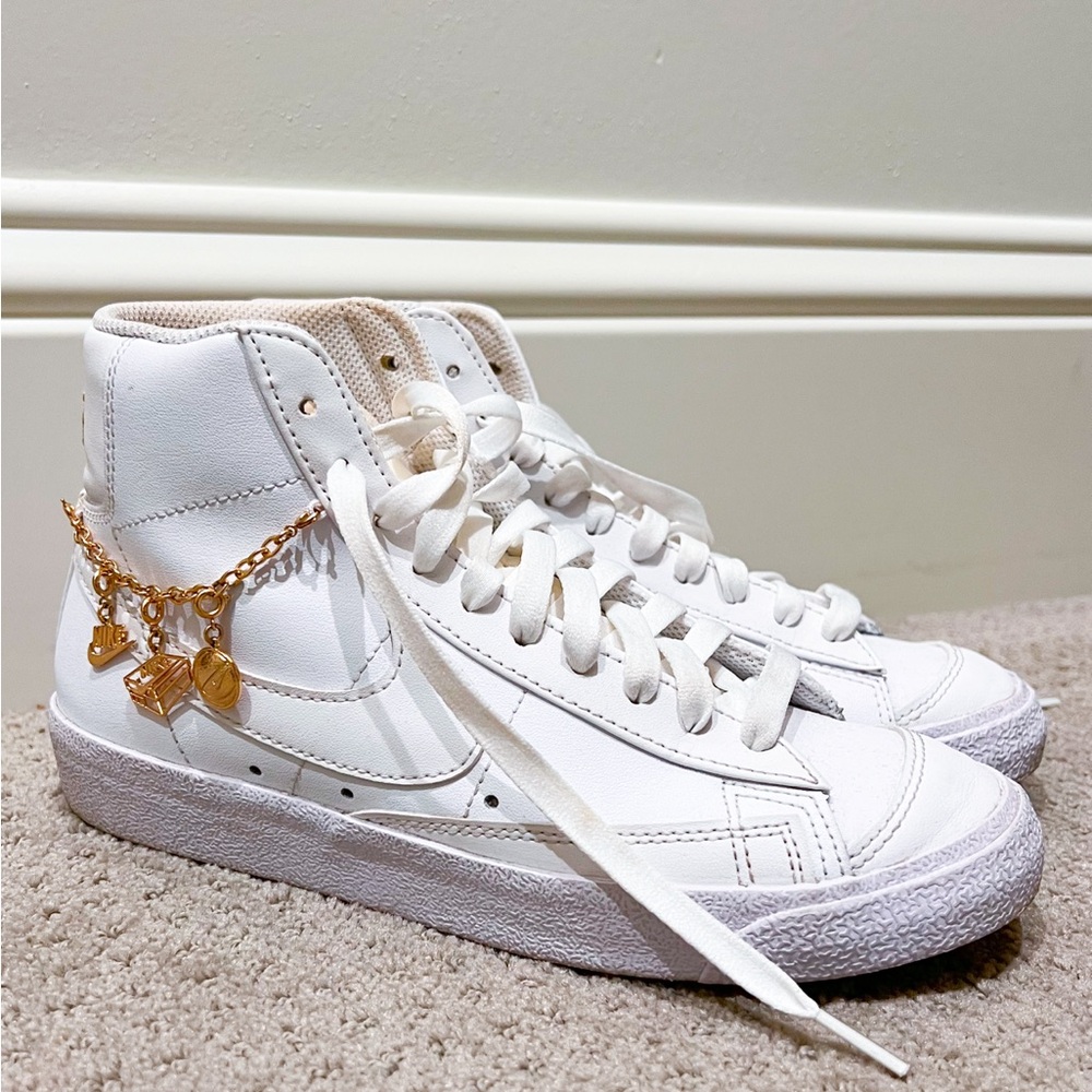 Nike Blazer Mid '77
Women's Shoes